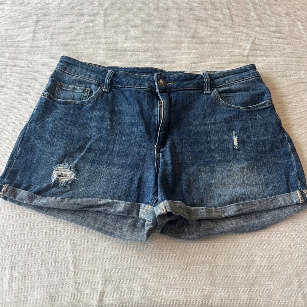 Cosmic Blue Love Womens Distressed Cuffed Denim Shorts Blue Size 31 C301WSE-POM